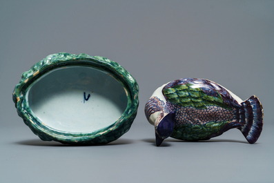 Een polychrome Delftse botervloot in de vorm van een kievit, 18e eeuw