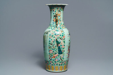 Een Chinese qianjiang cai en famille rose celadon vaas, 19e eeuw