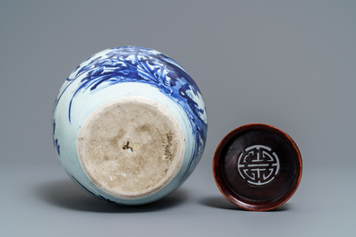 Een Chinese blauw-witte pot met vogels bij bloesems, Transitie periode