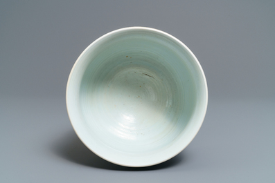 A large Chinese blue and white censer with birds among blossoms, Transitional period