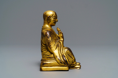 Une figure d'un Lama en bronze dor&eacute;, Sino-Tibet, 19&egrave;me