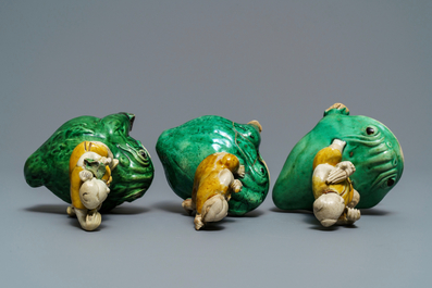 Three Chinese verte biscuit groups of Liu Hai on the toad, Kangxi