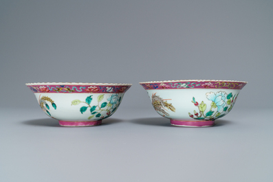 A pair of Chinese Straits or Peranakan market famille rose bowls with phoenixes, 19th C.