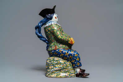 Une fontaine de table de type 'Bobbejak' en fa&iuml;ence polychrome de Delft, 18&egrave;me