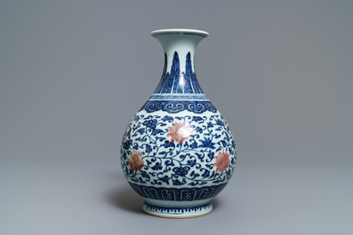 A Chinese blue, white and underglaze red yuhuchunping vase, Qianlong