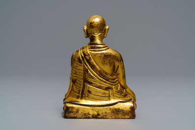 Une figure d'un Lama en bronze dor&eacute;, Sino-Tibet, 19&egrave;me