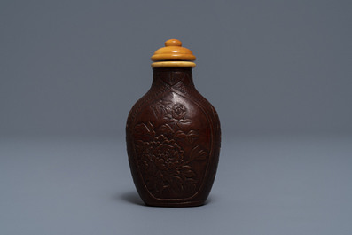 Une tabati&egrave;re taill&eacute;e dans une courge s&eacute;ch&eacute;e, marque de Qianlong, Chine, 19&egrave;me