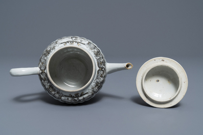 A 37-piece Chinese grisaille 'Jupiter' tea service, Qianlong