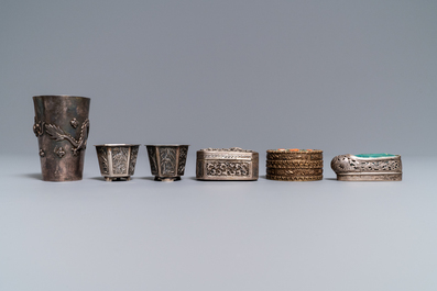Une collection vari&eacute;e en argent et jade, Chine, 19/20&egrave;me