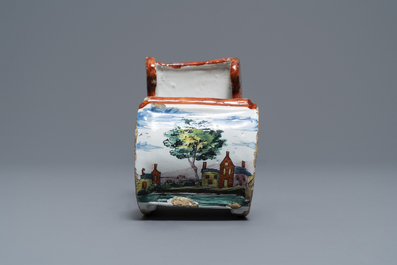 Un porte-pipe en forme de luge en fa&iuml;ence de Delft polychrome petit feu, 18&egrave;me