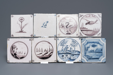 Une collection de 54 carreaux en fa&iuml;ence de Delft bleu et blanc et mangan&egrave;se, 17/18&egrave;me