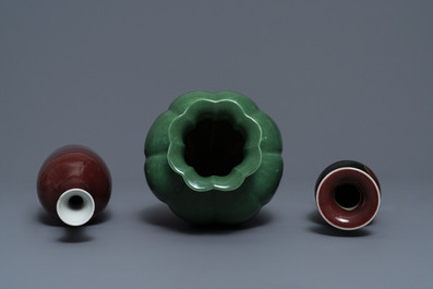 Huit pi&egrave;ces en porcelaine de Chine monochrome, 19/20&egrave;me