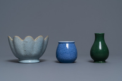 Huit pi&egrave;ces en porcelaine de Chine monochrome, 19/20&egrave;me