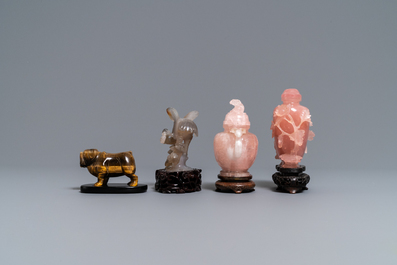 Douze oeuvres en pierre dure sculpt&eacute;e et un &eacute;cran de table, Chine, 19/20&egrave;me