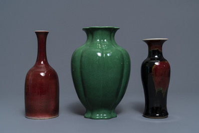Huit pi&egrave;ces en porcelaine de Chine monochrome, 19/20&egrave;me