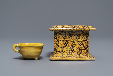 Un rechaud en fa&iuml;ence polychrome de Delft, dat&eacute; 1776