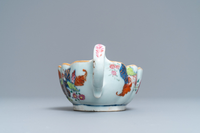 Cinq pi&egrave;ces en porcelaine de Chine famille rose &agrave; d&eacute;cor 'pseudo feuille de tabac', Qianlong