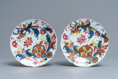 Cinq pi&egrave;ces en porcelaine de Chine famille rose &agrave; d&eacute;cor 'pseudo feuille de tabac', Qianlong