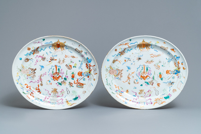 Een 9-delig Chinees famille rose servies met kostbaarhedendecor, Jiaqing/Daoguang