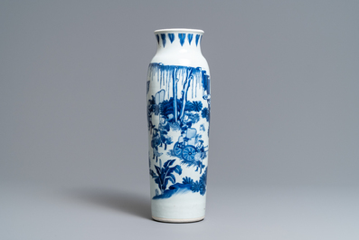 A Chinese blue and white sleeve vase with figural design all-round, Transitional period