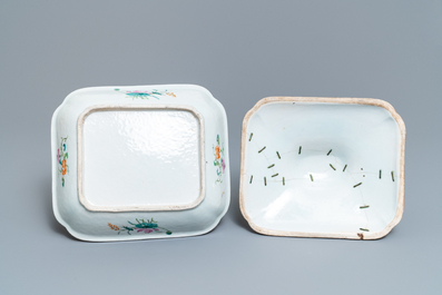 Een 9-delig Chinees famille rose servies met kostbaarhedendecor, Jiaqing/Daoguang