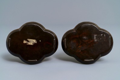 Une paire de tasses et soucoupes en argent et laque burgaut&eacute;, Chine, Kangxi