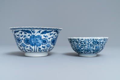Sept pi&egrave;ces en porcelaine de Chine bleu et blanc, rouge de fer et de style Imari, Kangxi/Qianlong