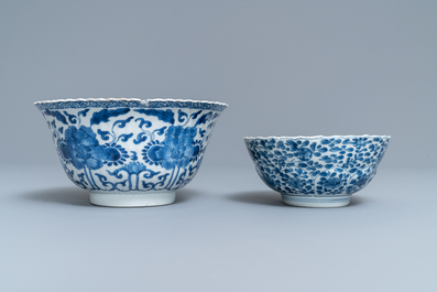 Sept pi&egrave;ces en porcelaine de Chine bleu et blanc, rouge de fer et de style Imari, Kangxi/Qianlong