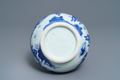 A Chinese blue and white double gourd vase, Transitional period