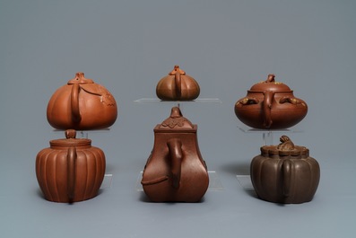 Six th&eacute;i&egrave;res couvertes en gr&egrave;s de Yixing, Chine, 19&egrave;me