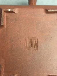 Six th&eacute;i&egrave;res couvertes en gr&egrave;s de Yixing, Chine, 19&egrave;me
