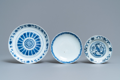 Een collectie divers Chinees blauw-wit porselein, Ming