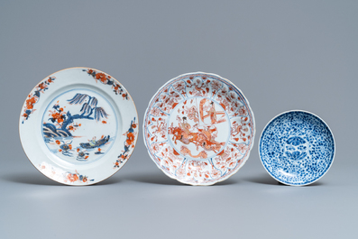 Sept pi&egrave;ces en porcelaine de Chine bleu et blanc, rouge de fer et de style Imari, Kangxi/Qianlong
