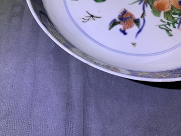 Une paire d'assiettes en porcelaine de Chine famille verte, Kangxi