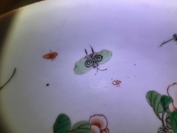Un plat en porcelaine de Chine famille verte &agrave; d&eacute;cor d'un oiseau, Kangxi