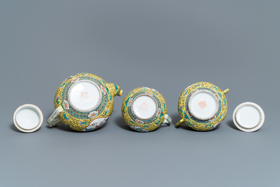A Chinese yellow-ground famille verte tea service, 19th C.