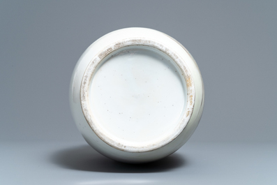 A Chinese qianjiang cai 'mandarin ducks' vase, 19/20th C.