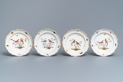 Twaalf polychrome porseleinen borden met vogels, Ludwigsburg, Duitsland, 2e helft 18e eeuw