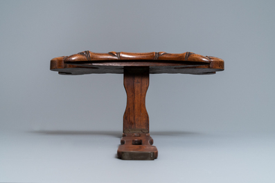 Un support de plat en bois de hongmu, Chine, Qing