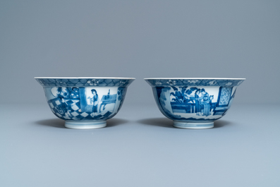 Twee Chinese blauw-witte klapmutskommen, Kangxi merk en periode