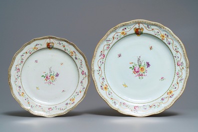 Twee Chinese famille rose wapenschotels voor de Portugese markt, Qianlong