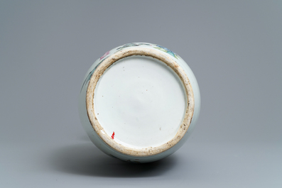 A Chinese famille rose two-sided design vase, 19/20th C.