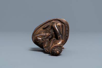 Une figure de Bouddha en bronze dor&eacute;, Sino-Tibet, 16/17&egrave;me