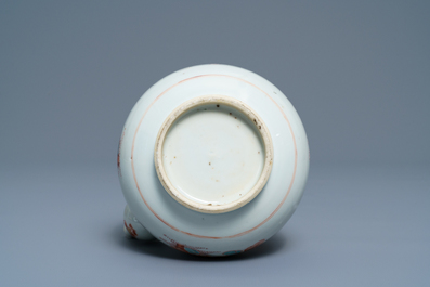 Een Chinese kendi met Nederlands decor in Kakiemon-stijl, Qianlong