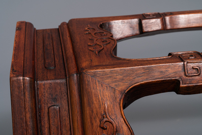 A Chinese wooden stand with marble top, 19/20th C.