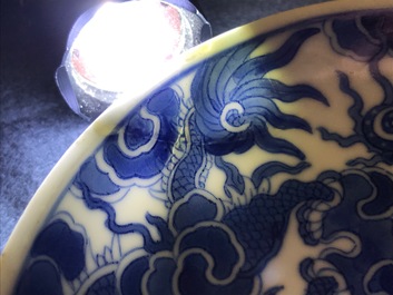 Drie Chinese blauw-witte 'Bleu de Hue' borden voor de Vietnamese markt, 19e eeuw