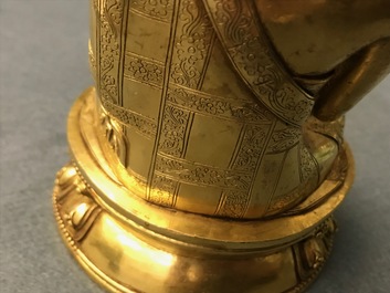 Une figure de Bouddha Shakyamuni en bronze dor&eacute;, Sino-Tibet, 17/18&egrave;me