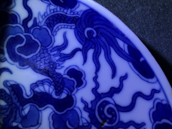 Drie Chinese blauw-witte 'Bleu de Hue' borden voor de Vietnamese markt, 19e eeuw