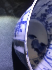 A Chinese blue and white kraak porcelain 'crow' cup, Wanli