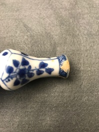 Six small Chinese blue and white vases, Kangxi